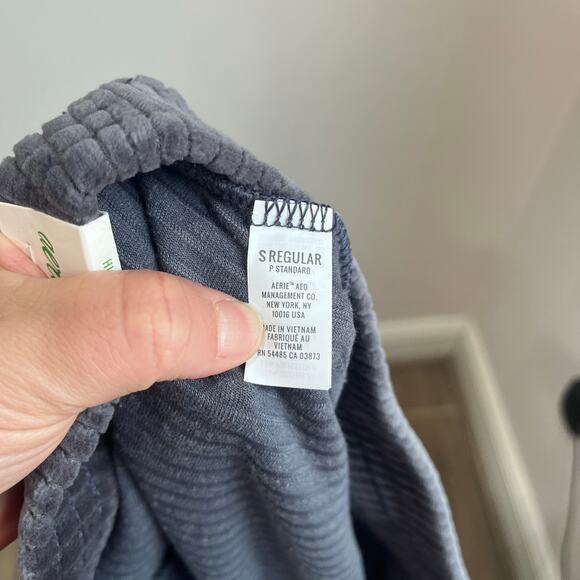 Aerie Ribbed Flare Pants NWT Size Small Gray Soft Stretchy Lounge Yoga Knit - Picture 5 of 9